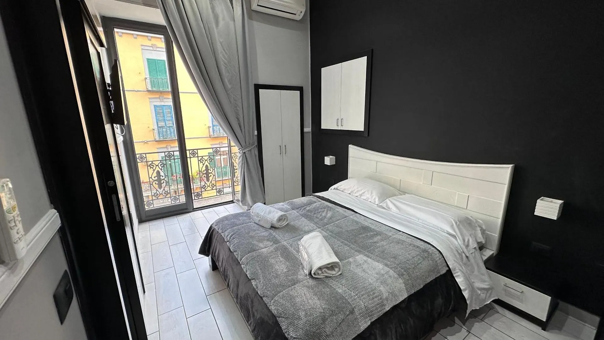Parthenope Rooms contacts