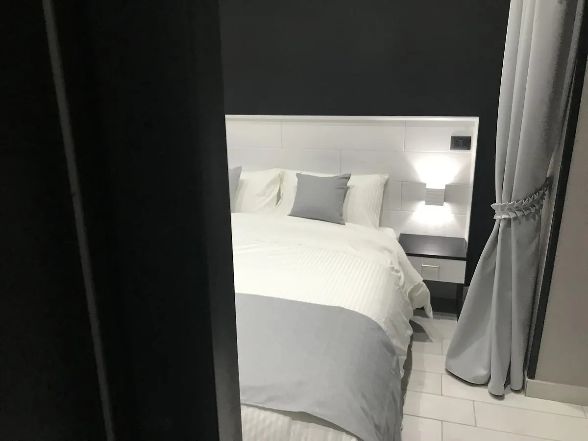 Parthenope Rooms Naples 2*,